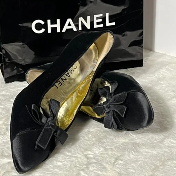 Vintage CHANEL Black Velvet Pumps With Satin Trim And Removable Bow Size EU 37.5 - Picture 2 of 15
